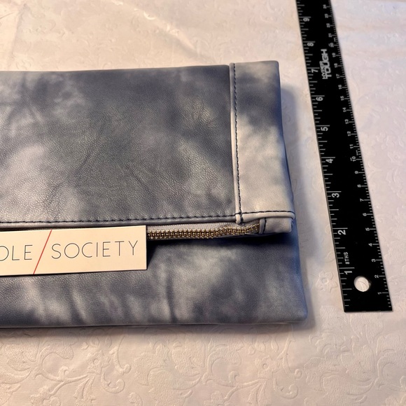 New with Tags Sole Society Gray/White Tie-Dyed Clutch - Picture 10 of 11